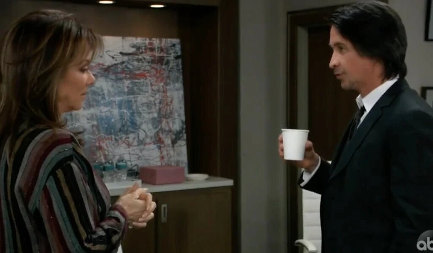 GH/Finn (Michael Easton) Alexis (Nancy Lee Grahn) to come closer?