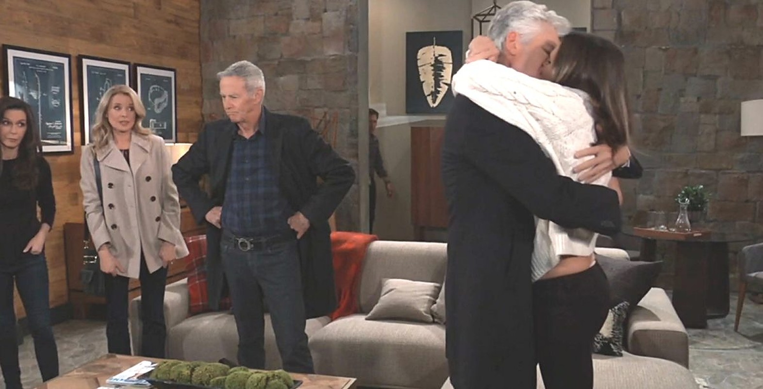 GH/Martin (Michael E. Knight) and Lucy (Lynn Hering) reunite after months