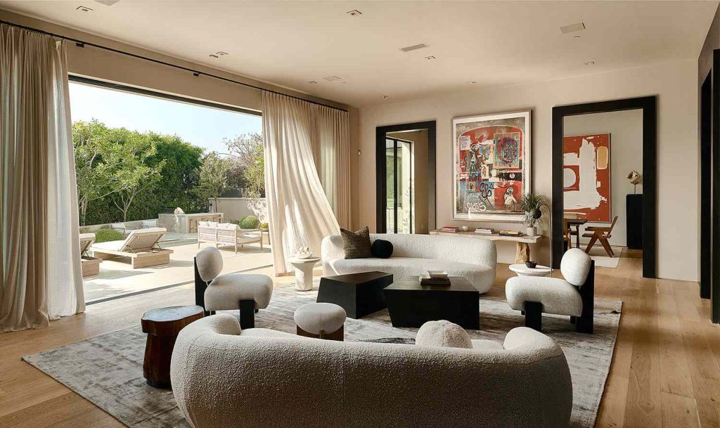 Kylie Jenner- Travis Scott-Beverly Hills Mansion