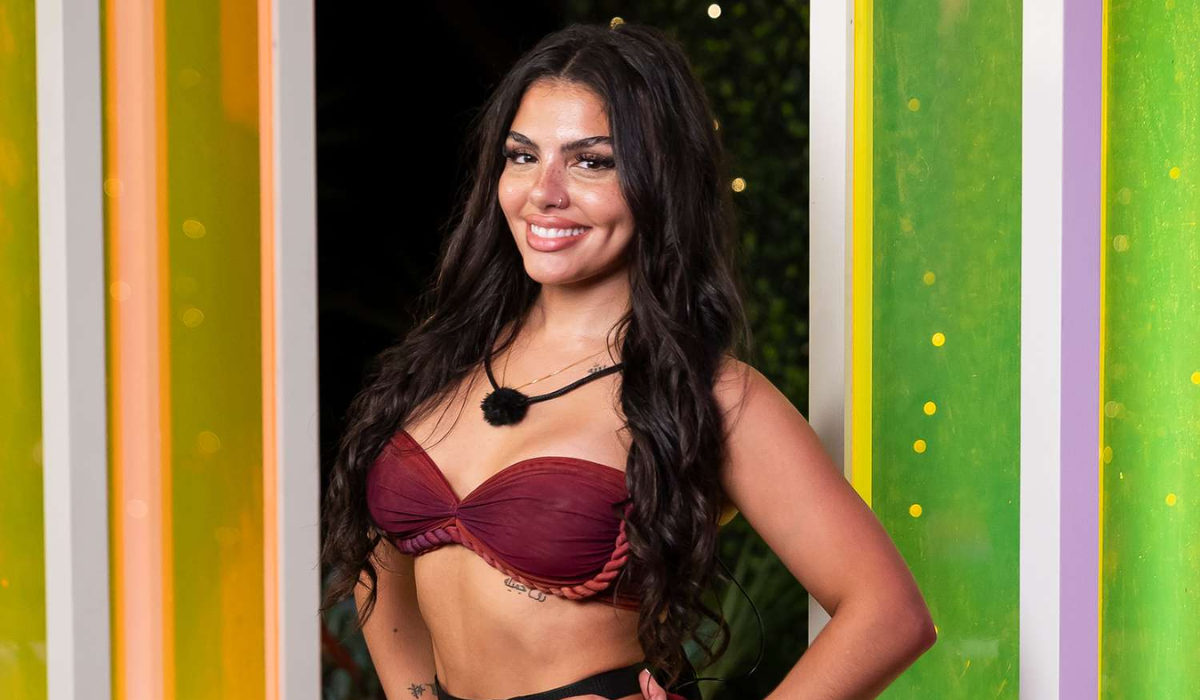 Love Island- Huda Mustafa